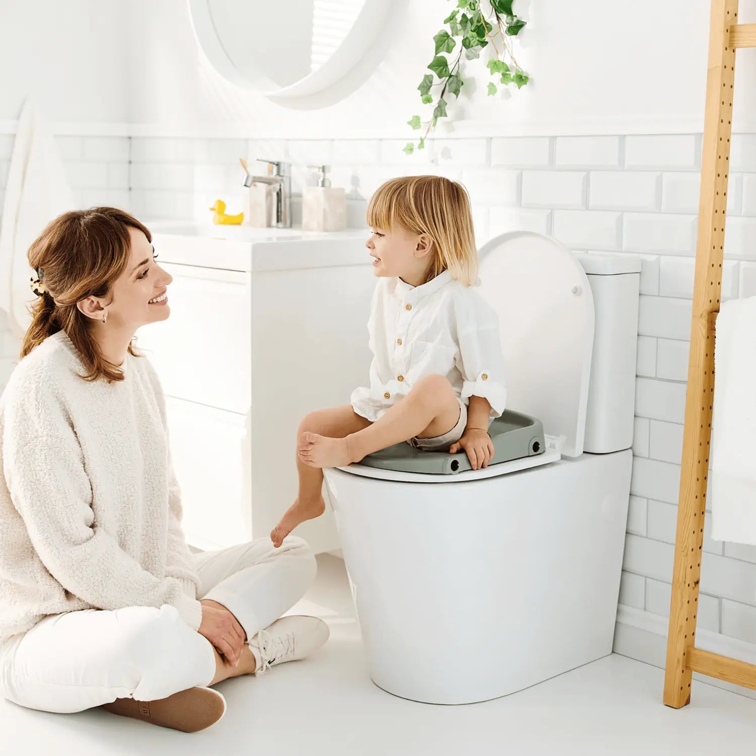 B-Ware Rotho Babydesign Toilettentrainer Töpfchentrainer Ava Sage Green Kinderleiter - 7610859276261