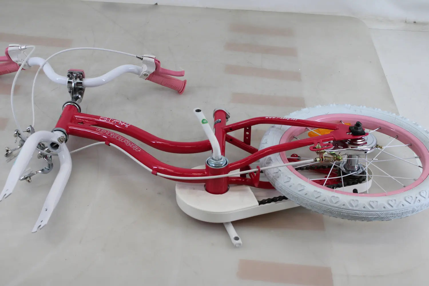 D-Ware Royal Baby Stargirl Kinderfahrrad Fahrrad Mädchen Neon Pink 16 Zoll Defektware - 6970962668881