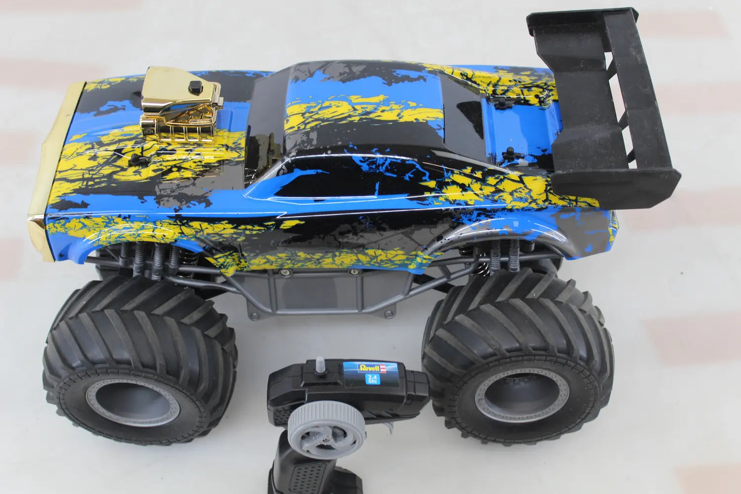 C-Ware Rc Auto Modellauto Geländewagen Ghost Driver Xxl Rc Car Offroad Siehe Text/Foto - 4009803224589