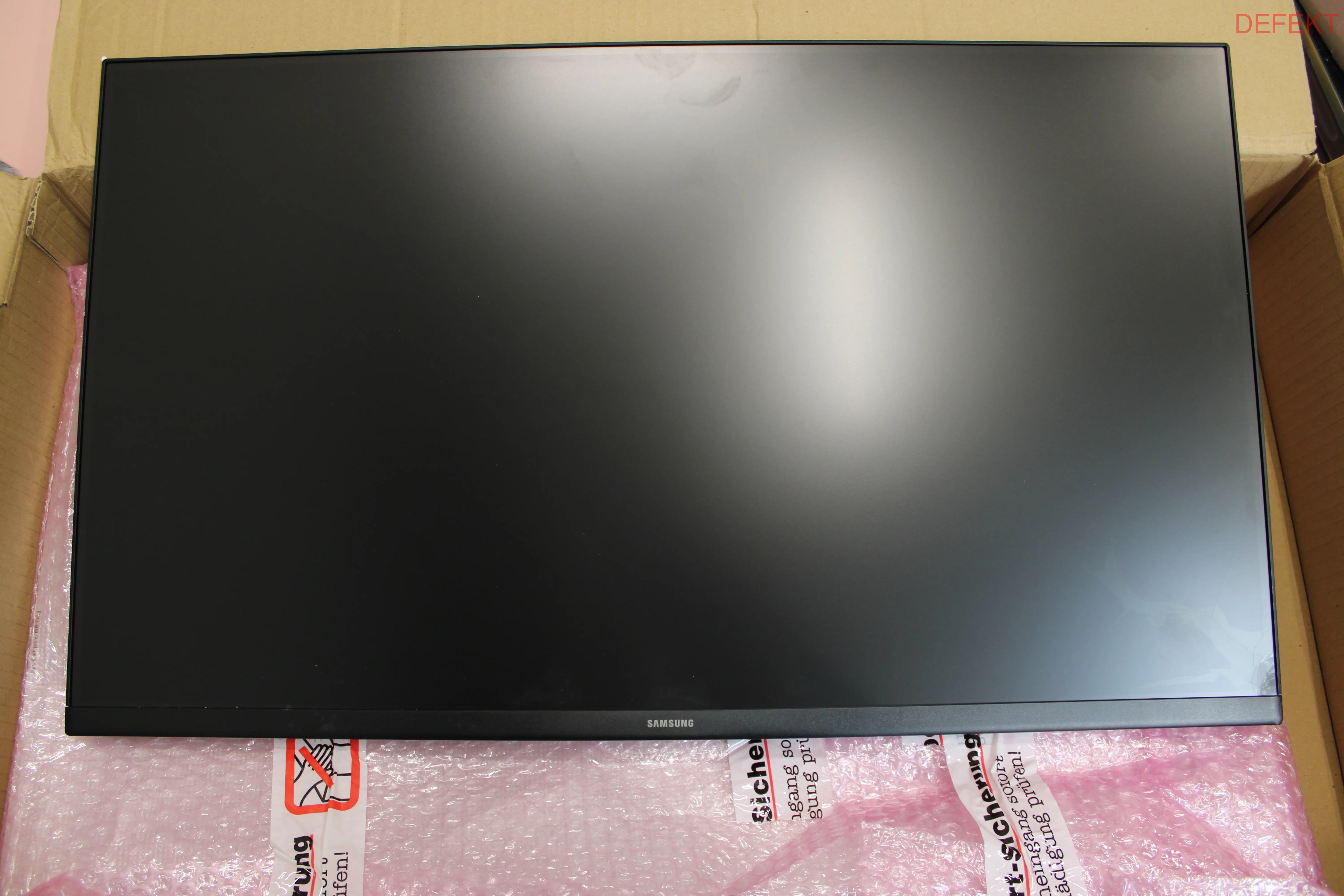 D-Ware Samsung Monitor Led Essential S3 S27 D304 Gau Schwarz 27 Zoll Full Hd Defektware - 8806095803043