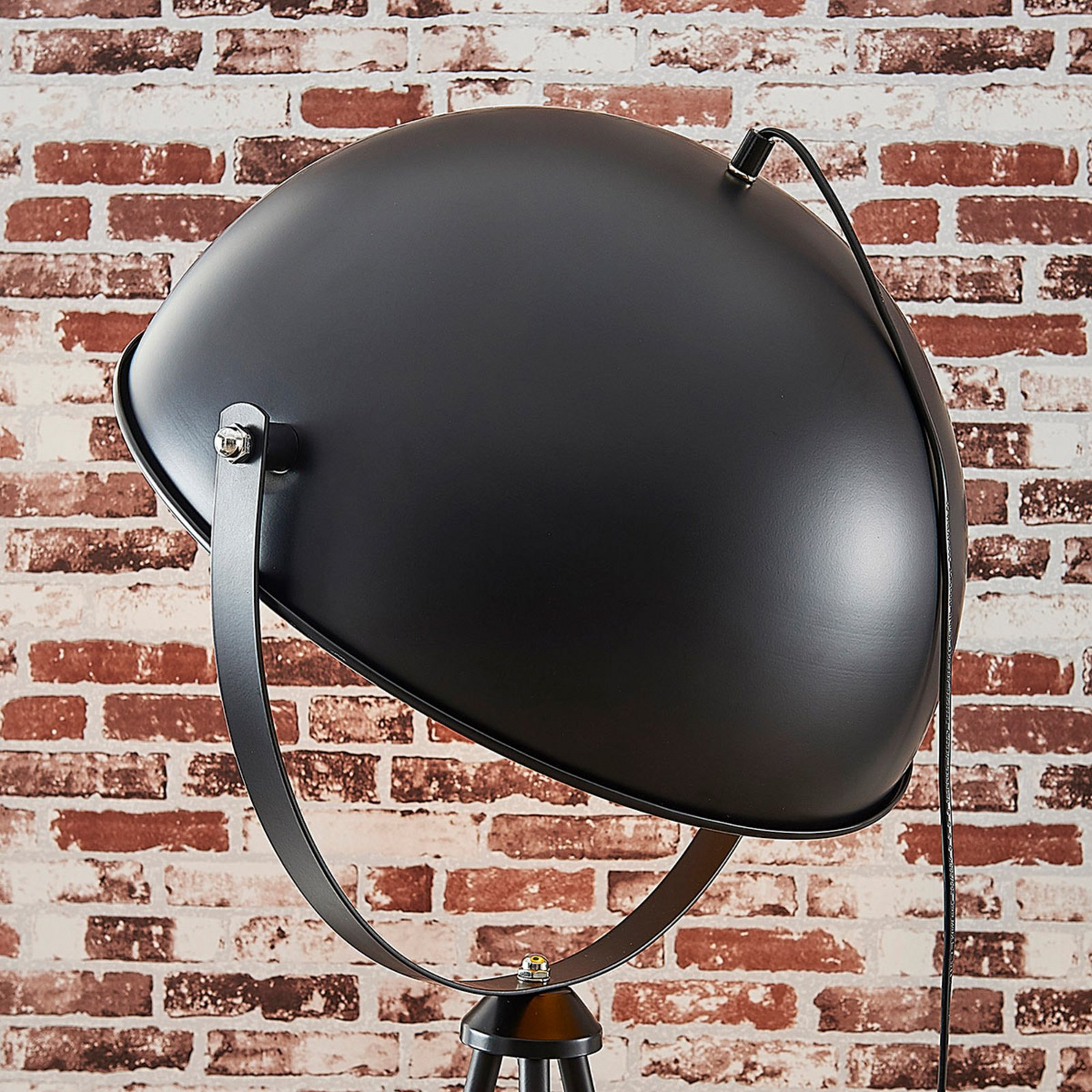 B-Ware Lindby Tripod Stehlampe Meline Lampe Wohnzimmerlampe Schwarz Gold Siehe Text - 4251096545791