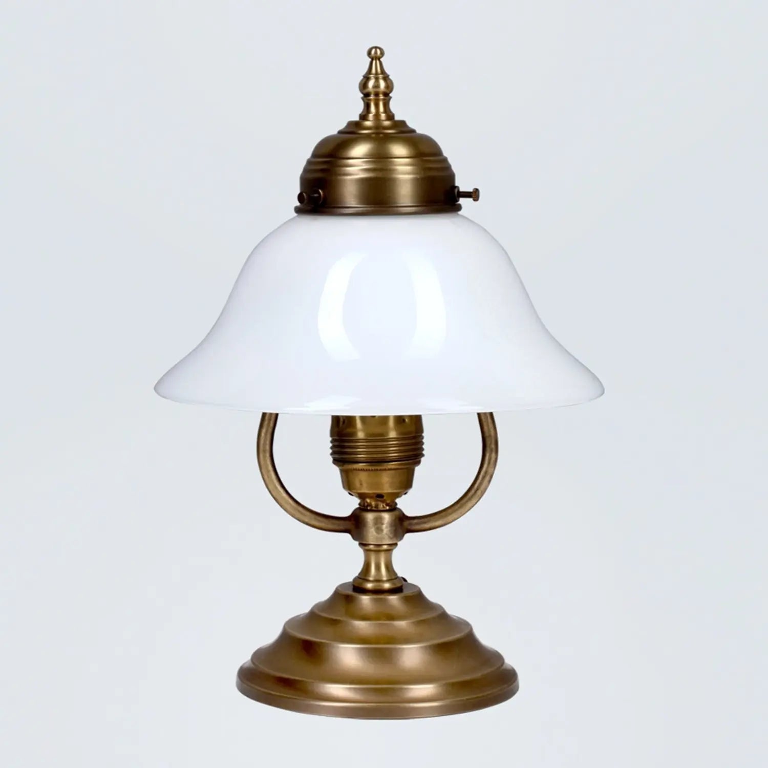 B-Ware Berliner Messinglampen Tischlampe Schreibtischleuchte Anne Messing Weiss Glas
