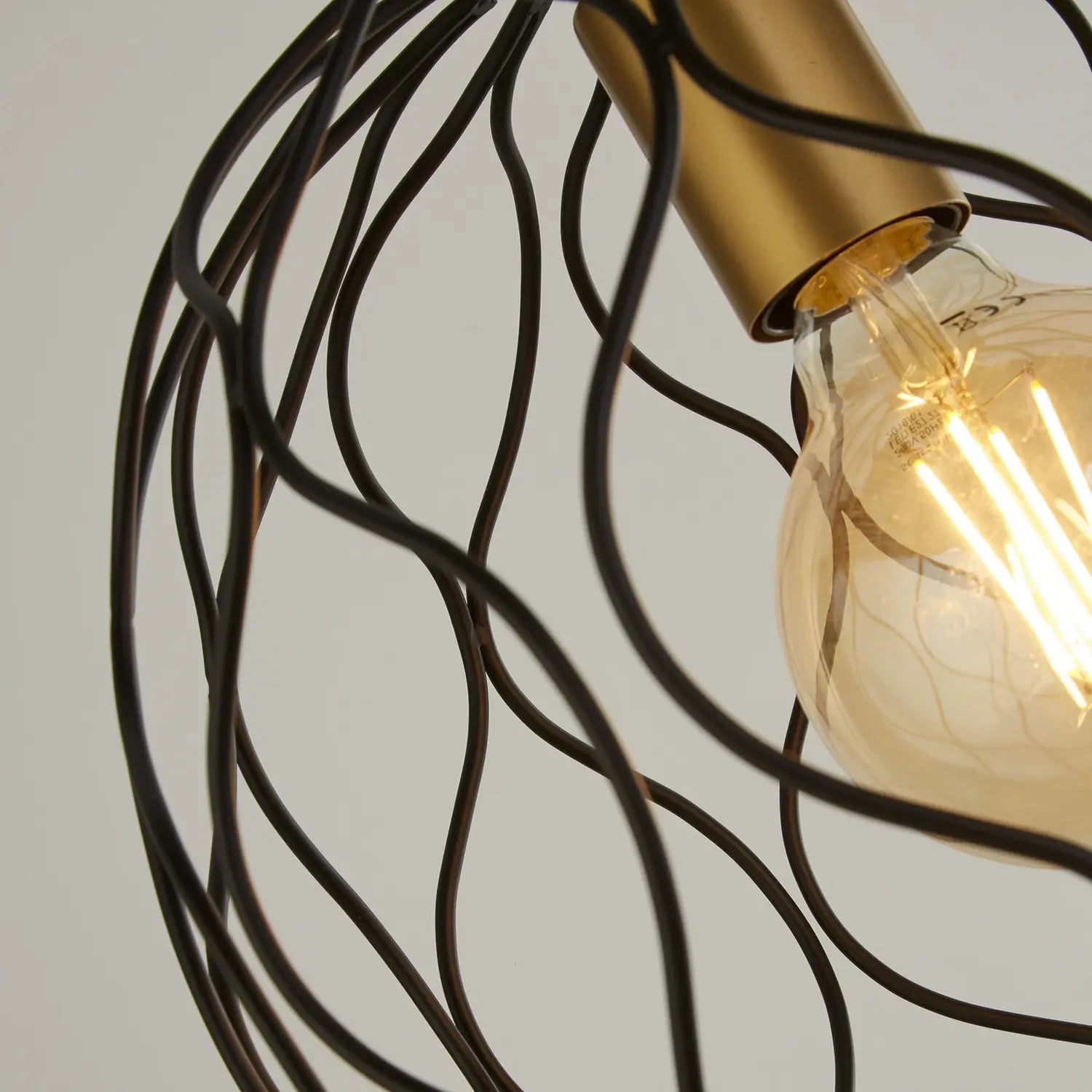 B-Ware Searchlight Hängeleuchte Pendelleuchte Lampe Finesse Schwarz Gold ø31,5 Cm E27 - 5053423158471