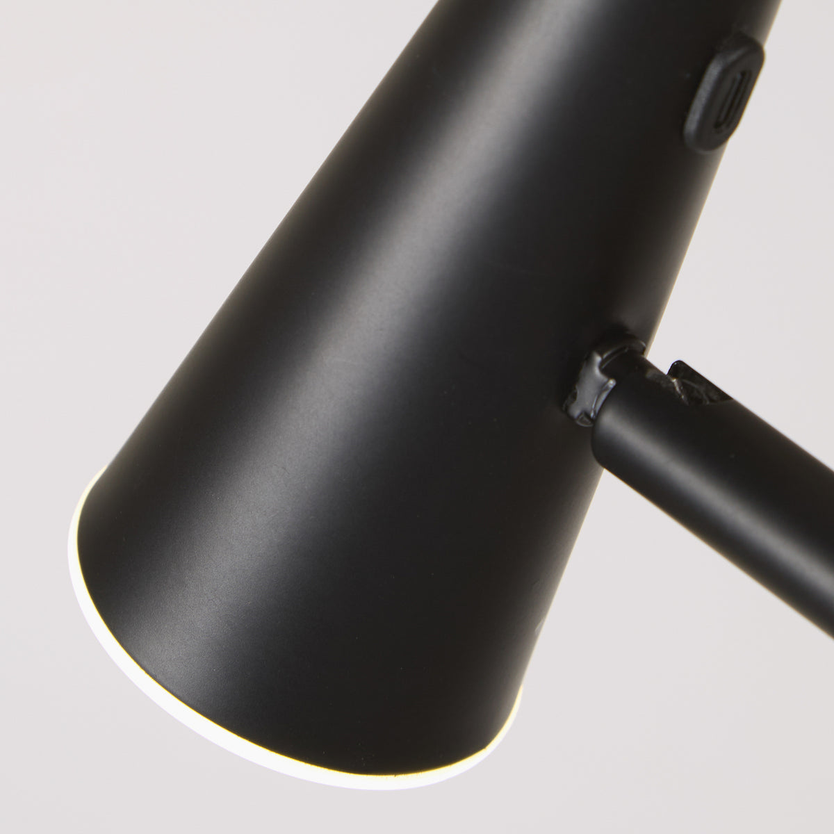 searchlight Stehleuchte Bodenlampe LED Akku schwarz matt Eisen dimmbar USB - 5053423298627