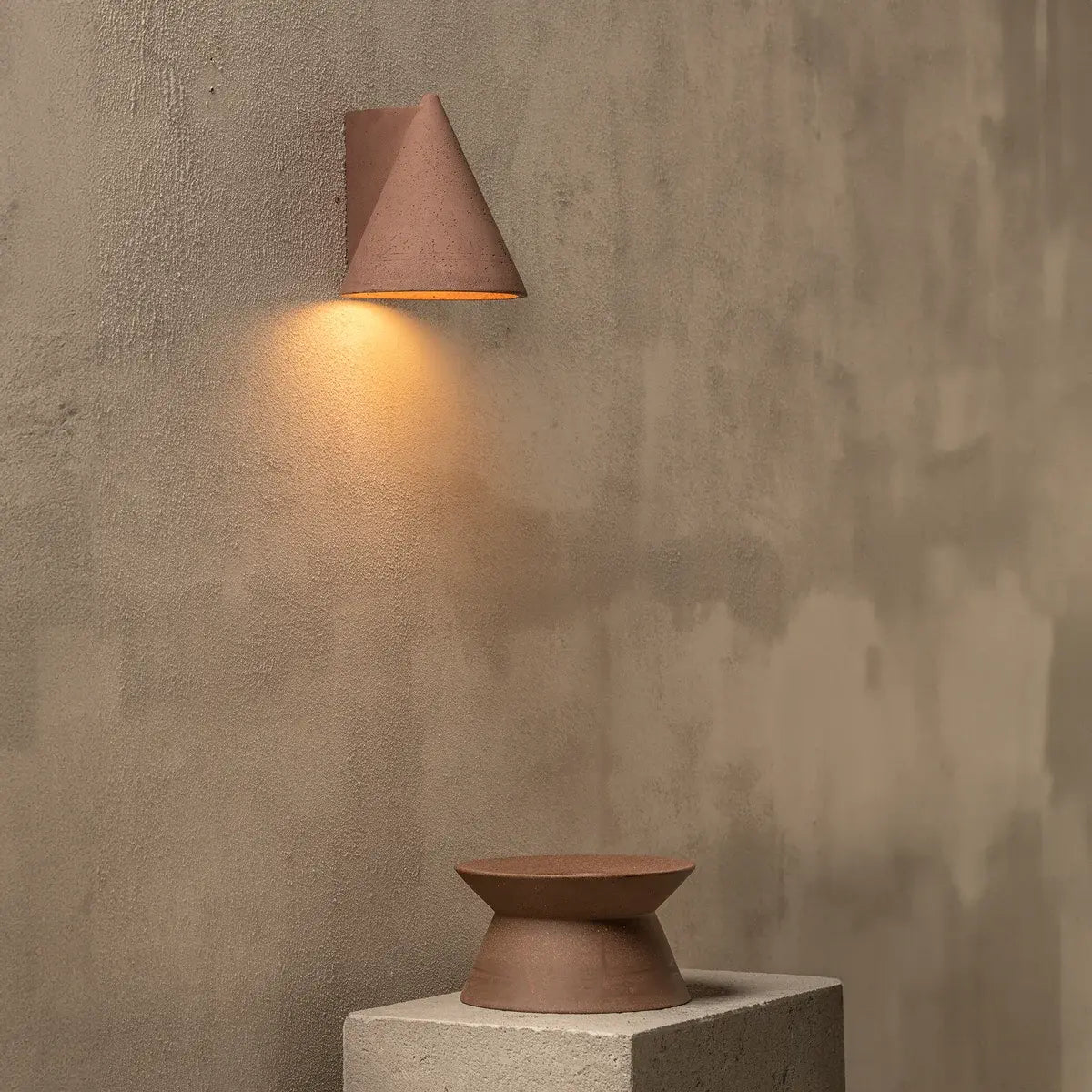 B-Ware Serax Wandleuchte Leuchte Primary Shape Beton Dunkelrot - 5400959070690