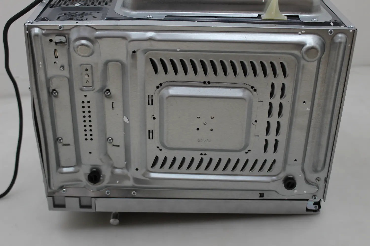 D-Ware Severin Mikrowelle Grill Heßluft 7773 10 Programme 20l Defekware - 4008146041280