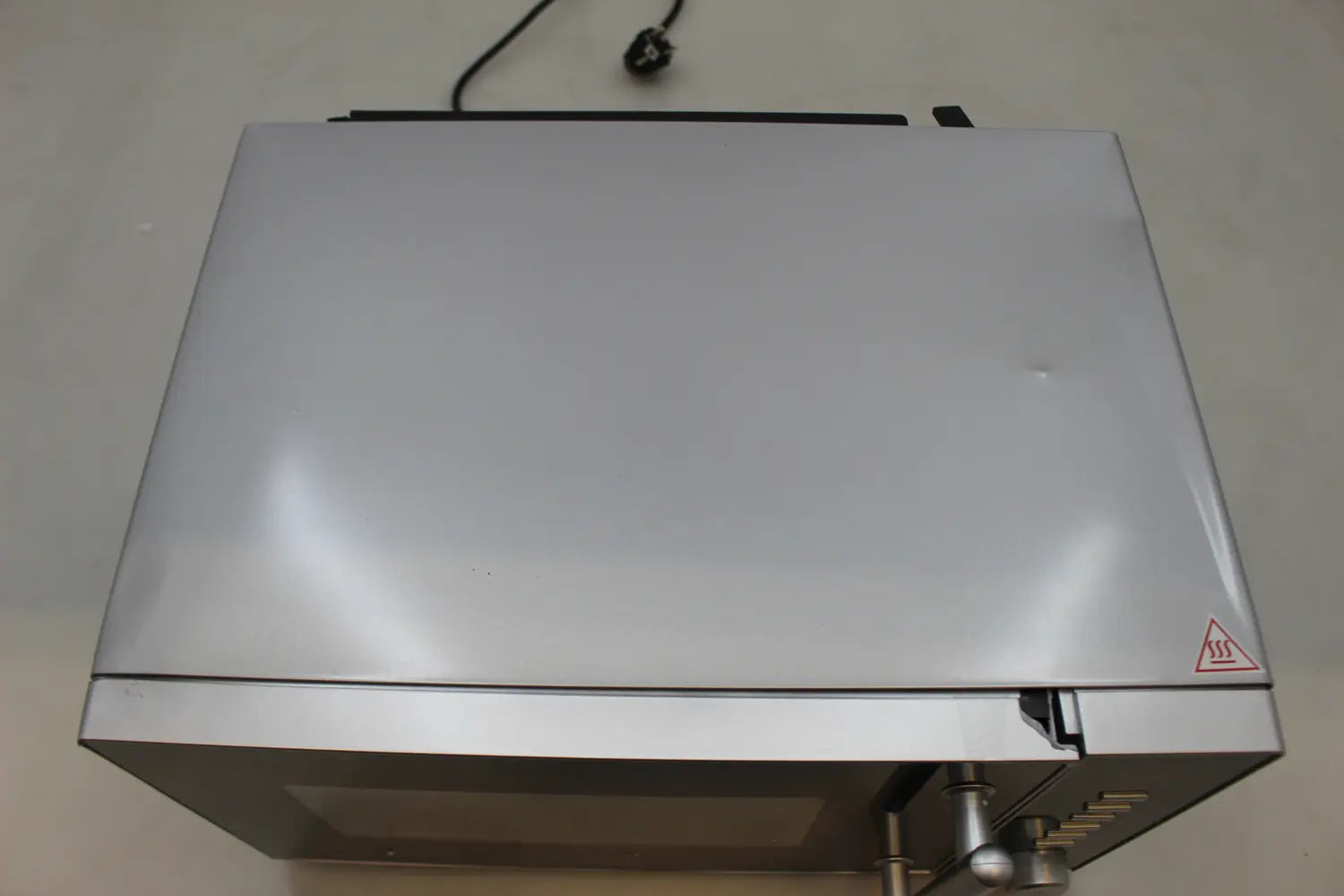 D-Ware Severin Mikrowelle Grill Heßluft 7773 10 Programme 20l Defekware - 4008146041280