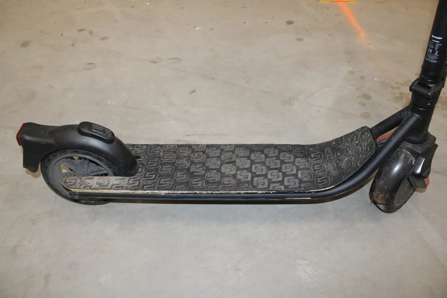 D-Ware Sharp Core S3 E Scooter Schwarz Li Ion 7500 M Ah Straßenzulassung Defektware - 5903802467741