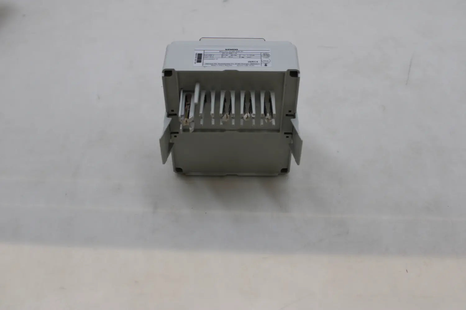 B-Ware Siemens Bvp:047231 Abgangskasten Kasten Lichtgrau 3polig 16 A 230 V/Ac 1 St. - 4019169702300
