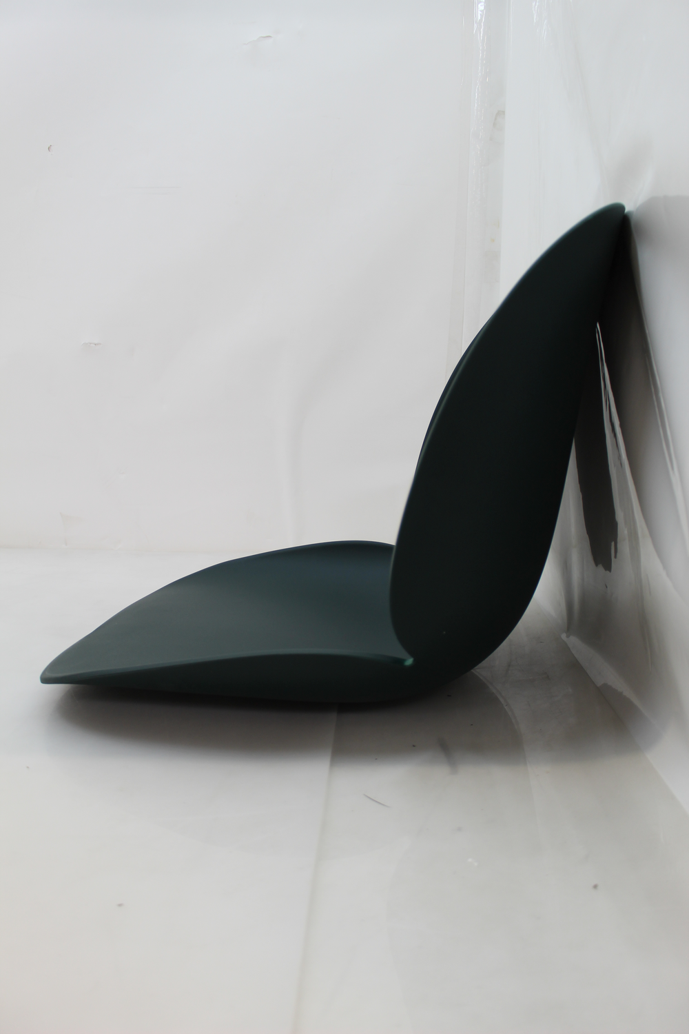 B-Ware Gubi Beetle Stuhl Sitzmöbel Esszimmerstuhl Chair Sitz Dunkelgrün Siehe Text/Foto - 5710902741943