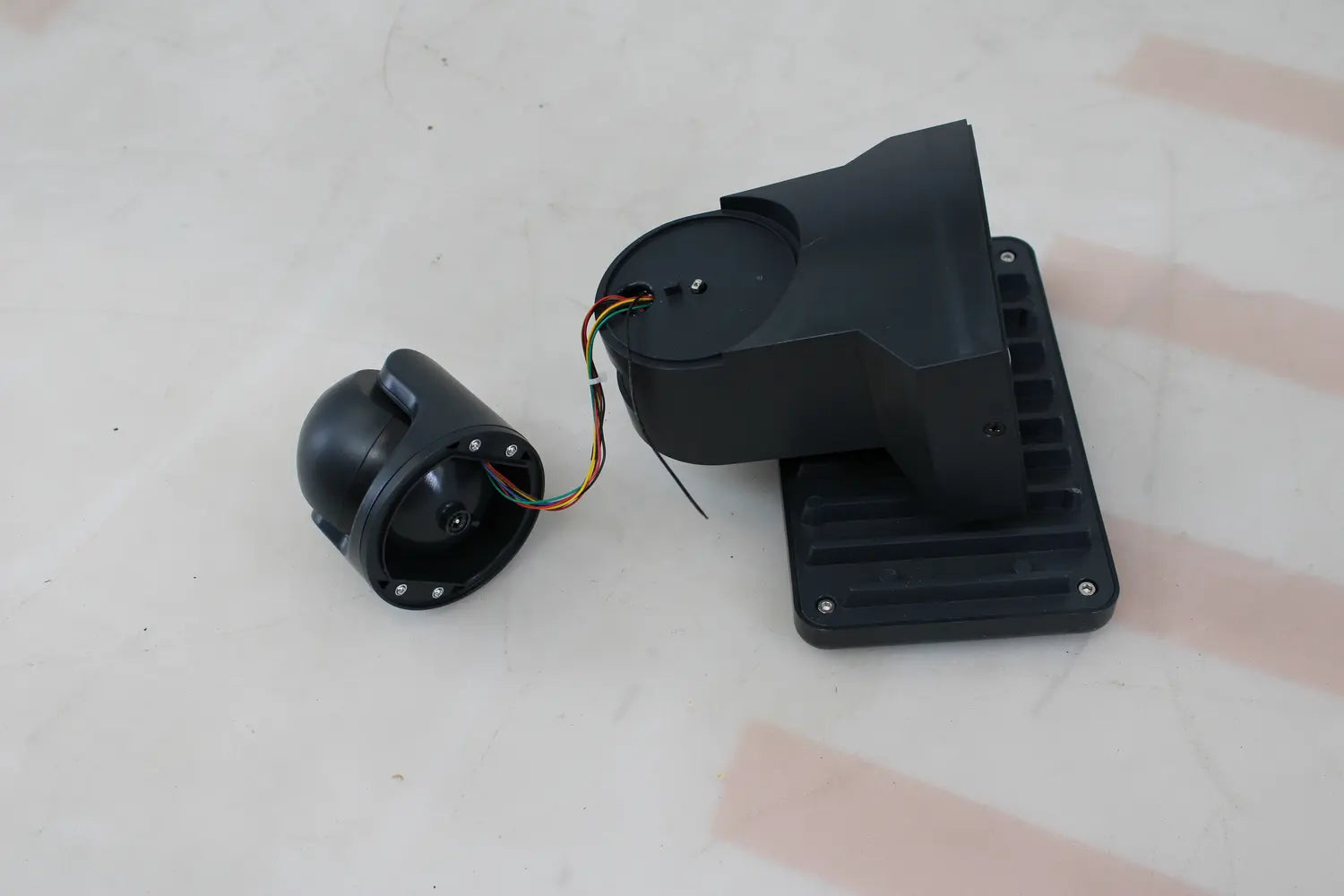 D-Ware Ledvance Smart+ Led Außenwandleuchte Leuchte Wi Fi Strahler Kamera Defektware - 4058075564626