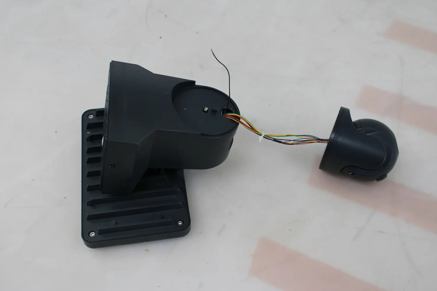 D-Ware Ledvance Smart+ Led Außenwandleuchte Leuchte Wi Fi Strahler Kamera Defektware - 4058075564626