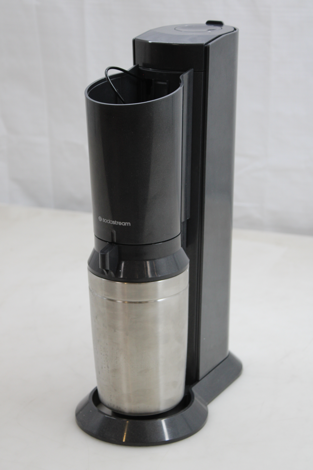 Sodastream Wassersprudler Crystal 3.0 Titan Schwarz Glaskaraffe Siehe Text/Foto B-Ware