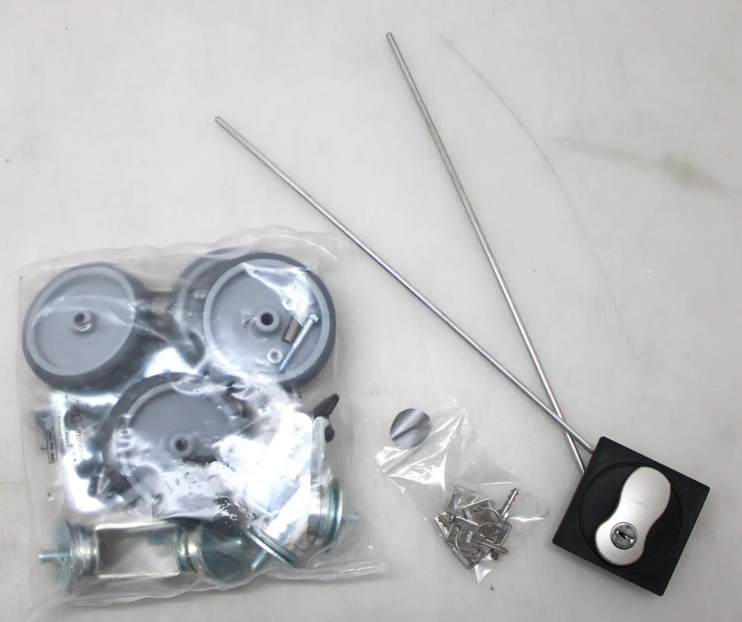 B-Ware Stier Computerschrank Schrank Computerstation Fahrbar 650x520x1895 Siehe Text - 4251709632559