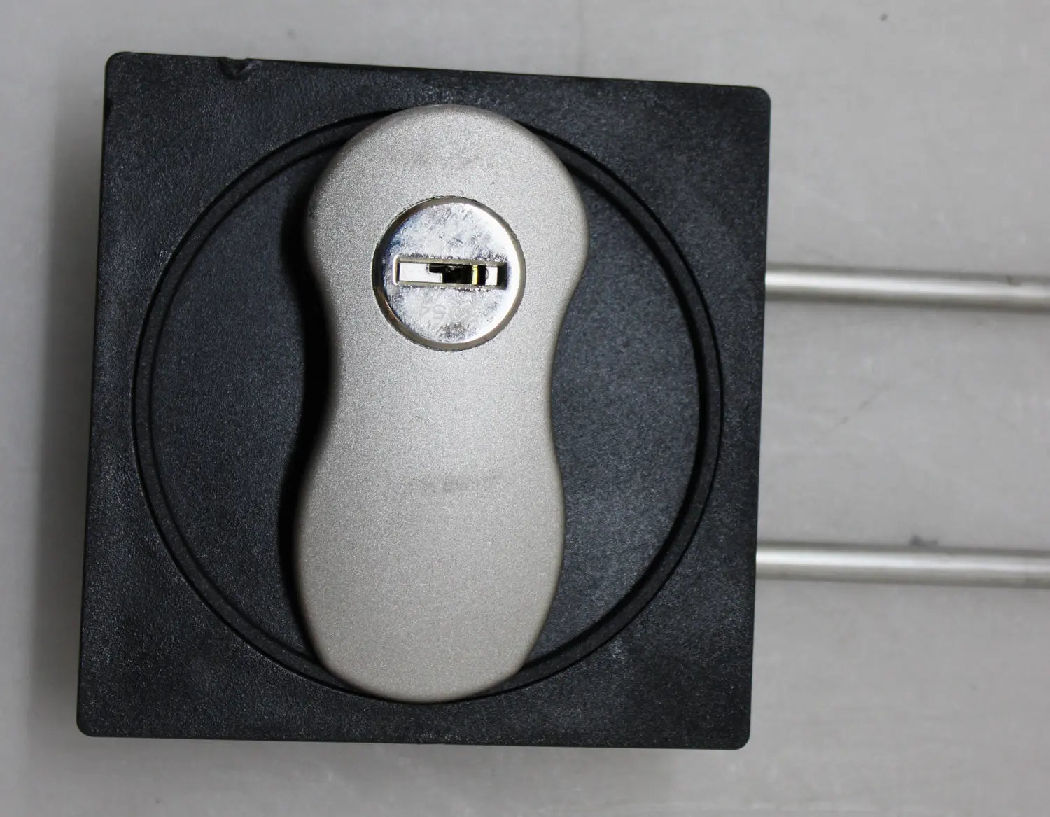 B-Ware Stier Computerschrank Schrank Computerstation Fahrbar 650x520x1895 Siehe Text - 4251709632559