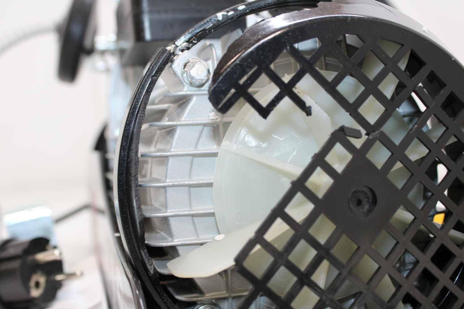 Stier Elektrischer Seilzug Hebezeug Seilwinde Tragkraft 500kg Siehe Text/Fotos B-Ware - 4251709614784