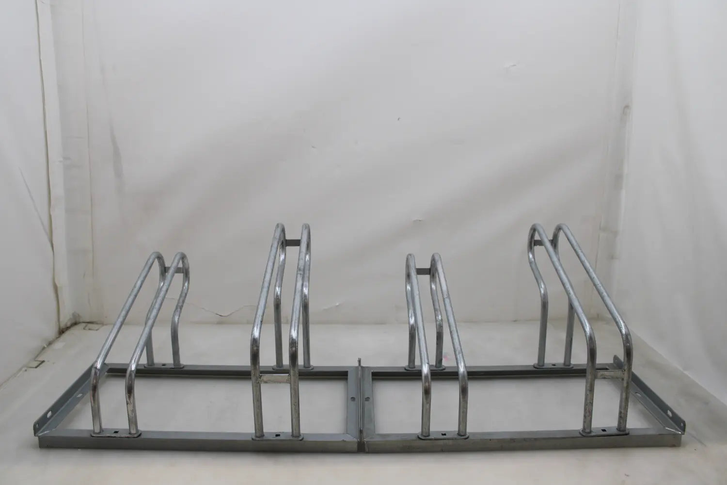 Stier Fahrradständer Halterung Fahrradaufbewahrung Für 4 Räder Verzinkt B-Ware - 4251709616986