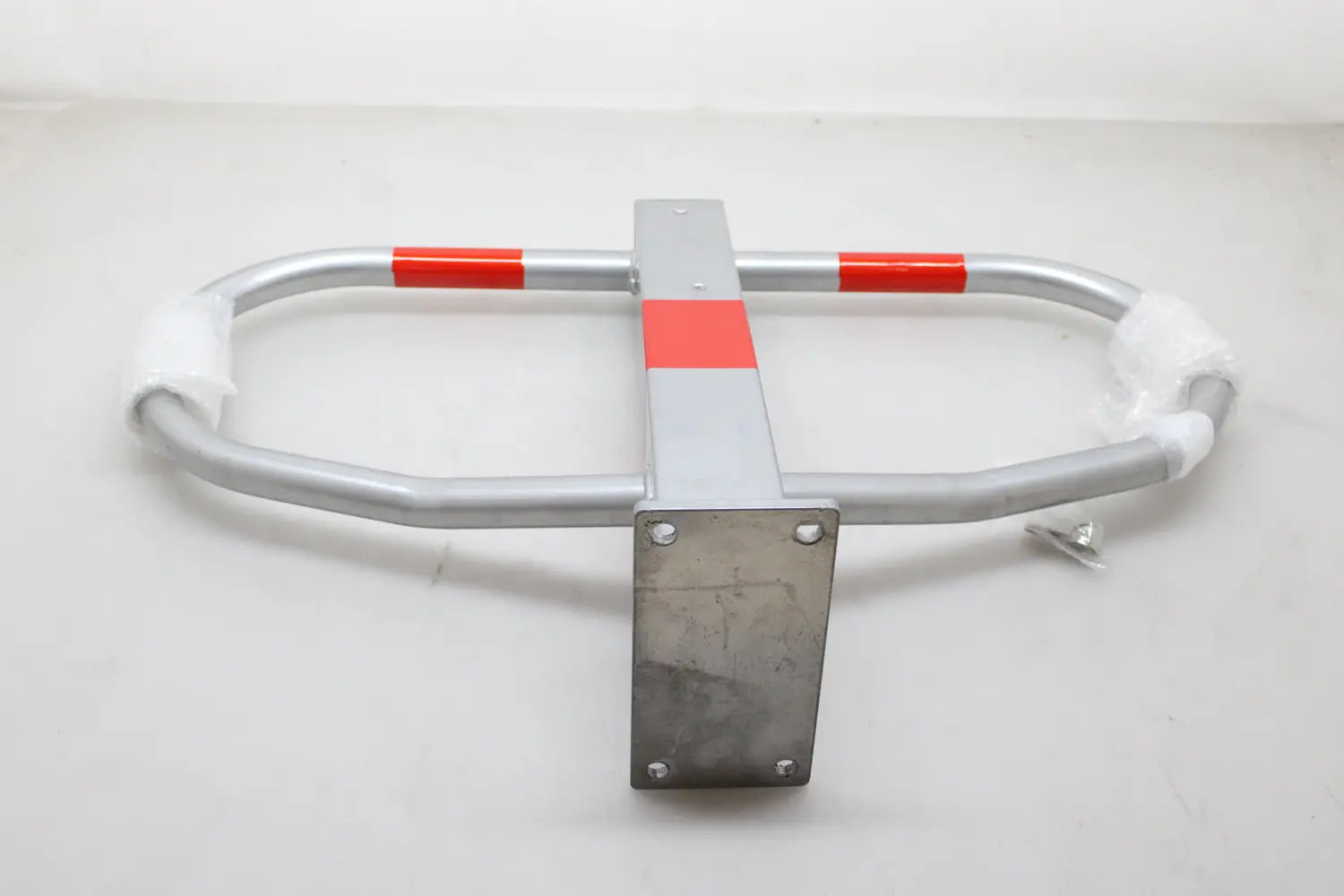 D-Ware Stier Parkbügel Parkplatzsperre Zylinderschloss 512x775x190mm Defektware514 - 4251709623397