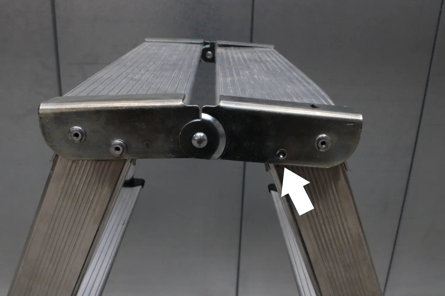 B-Ware Stier Stehleiter Trittleiter Leiter 2x6 Beidseitig Begehbar Siehe Text/Foto - 4251709644101