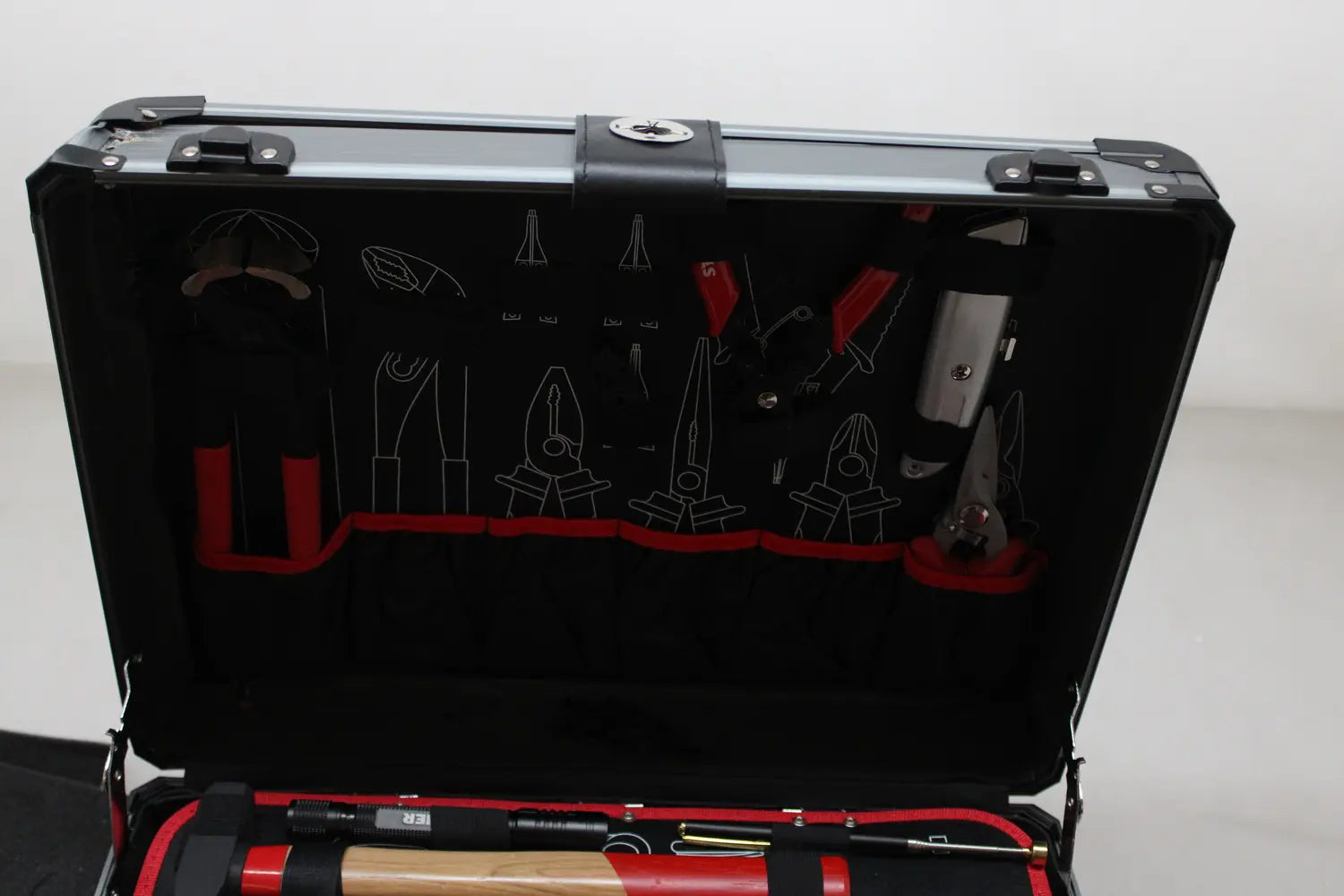 C-Ware Stier Werkzeugsortiment Set Werkzeugkoffer Aluminiumkoffer Siehe Text/Foto894 - 4251709612780