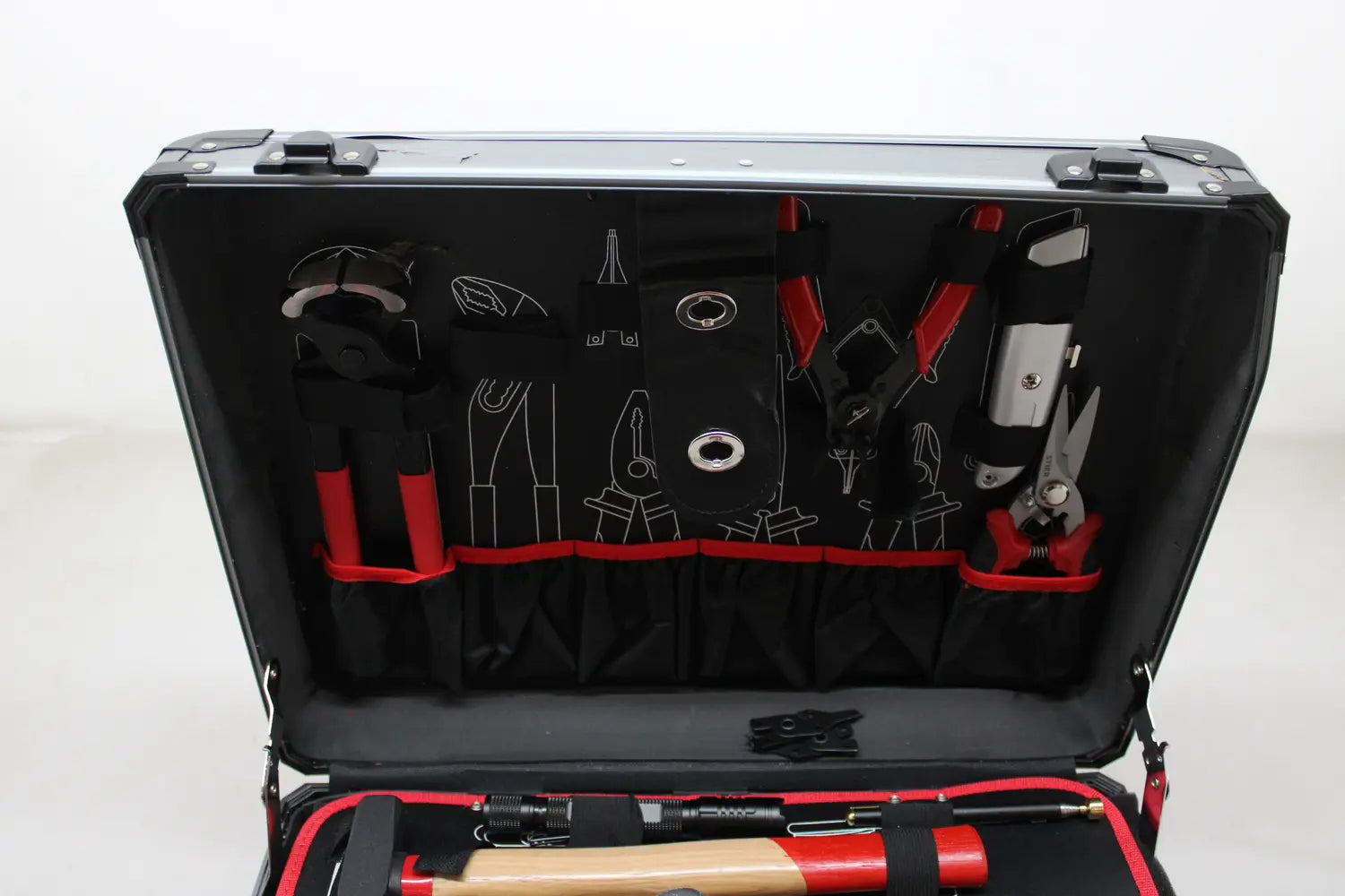 B-Ware Stier Werkzeugsortiment Set Werkzeugkoffer Aluminiumkoffer 135 Teilig  Werkz71 - 4251709612780