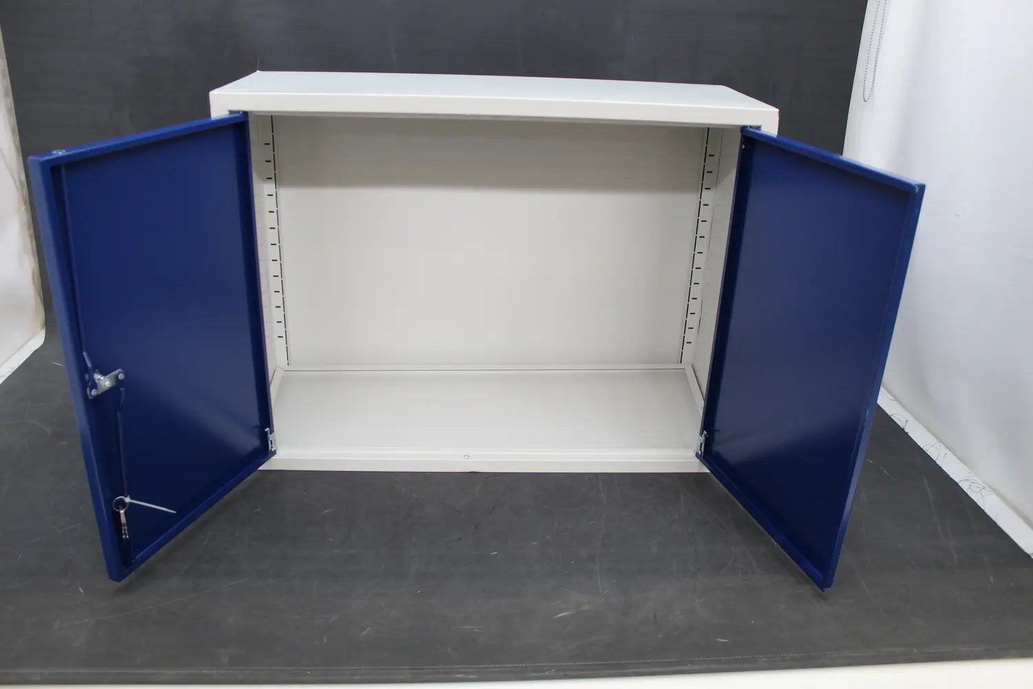 B-Ware Stier Wandschrank Hängeschrank Aufbewahrung Garagenregal Blau Siehe Text/Foto432 - 4251709645900