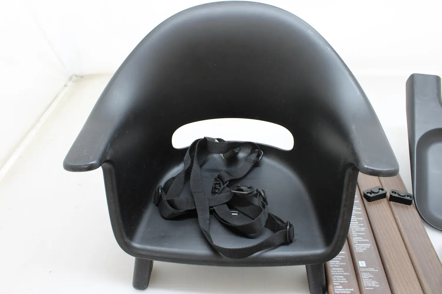 B-Ware Stokke Hochstuhl Kinderstuhl Clikk Midnight Black Tablett Sicherheitsgurt B568