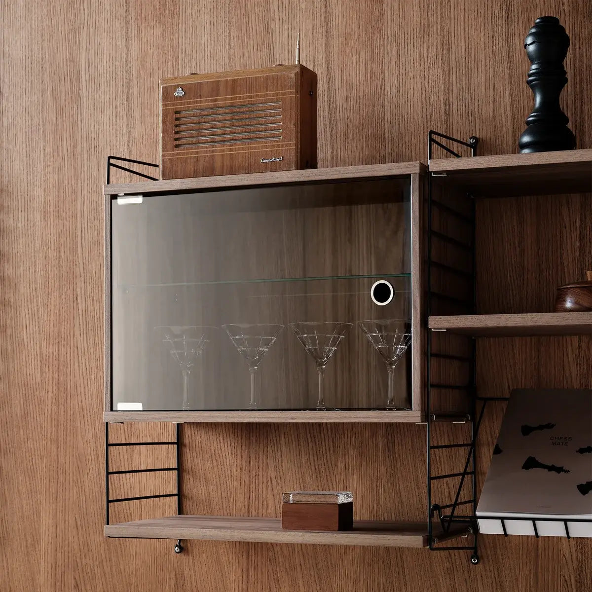 B-Ware String Vitrine Glasschrank Aufbewahrung Glasschwingtür 58 × 30 Cm Walnuss Glas - 7350038276421