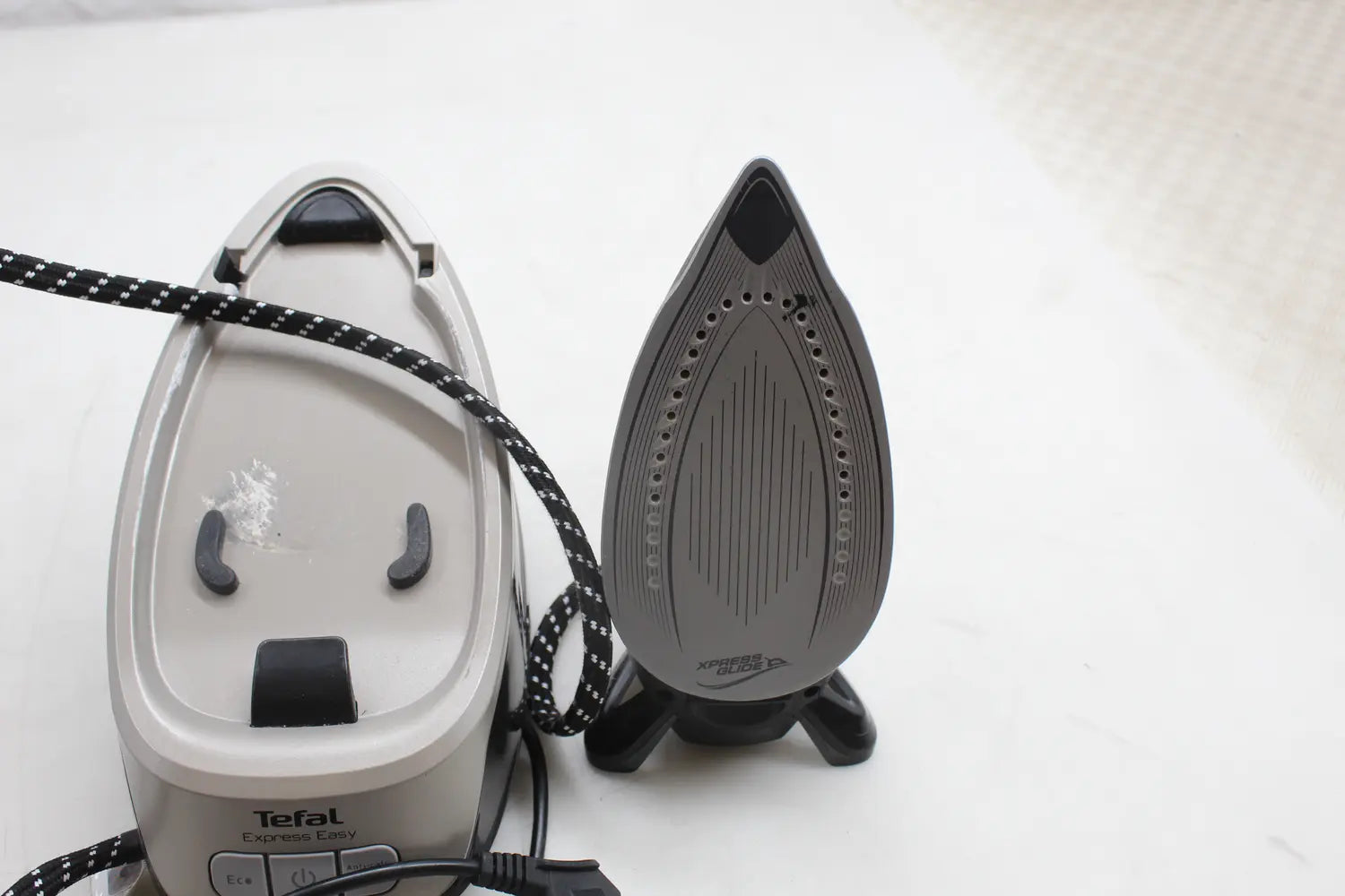 C-Ware Tefal Sv6140 Dampfbügelstation Bügeleisen Schwarz Grau 2200 W Siehe Text/Foto - 3121040079096
