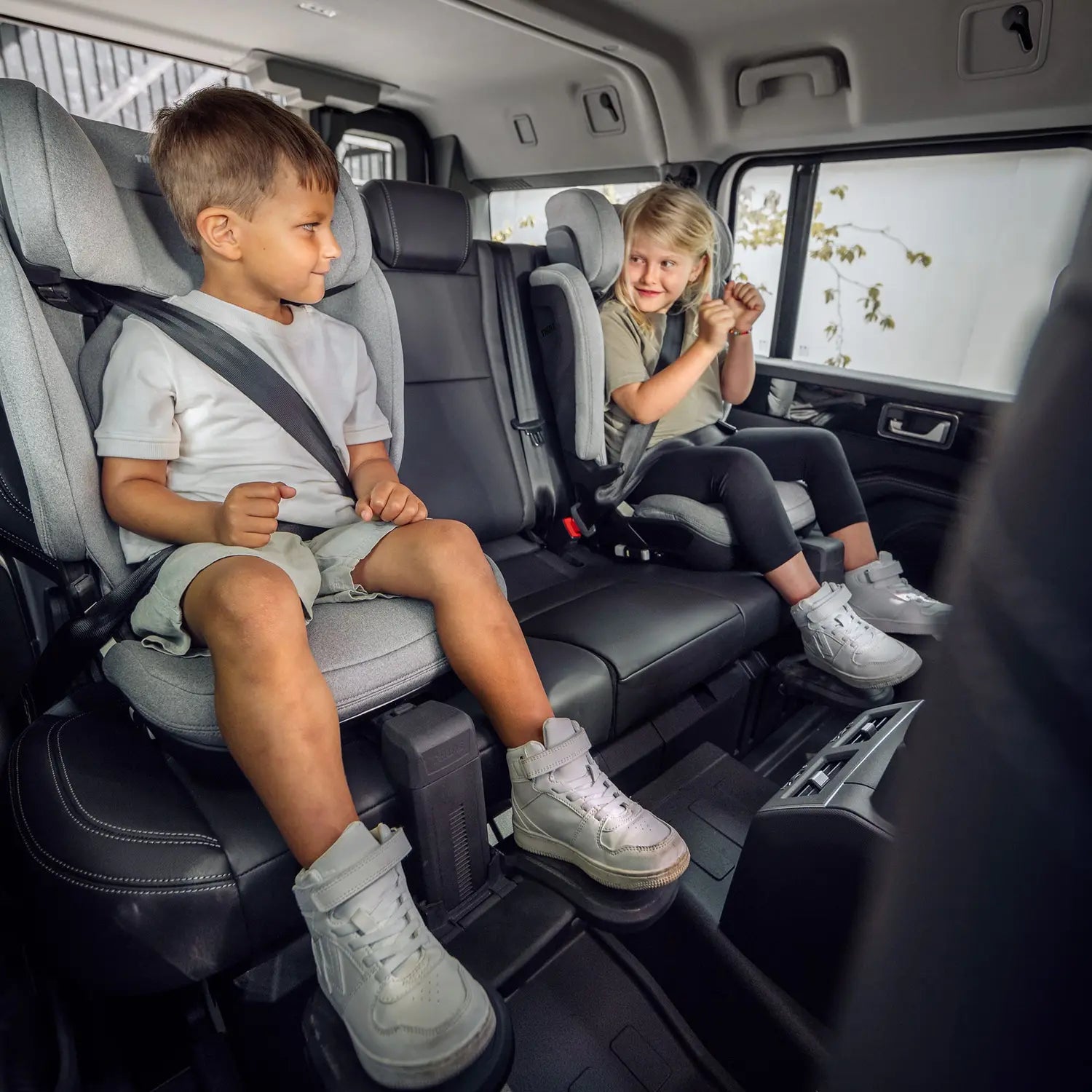 B-Ware Thule Fußstütze Palm Trittbrett Beinablage Komfort Kinderautositz Auto Zubehör - 197074666284