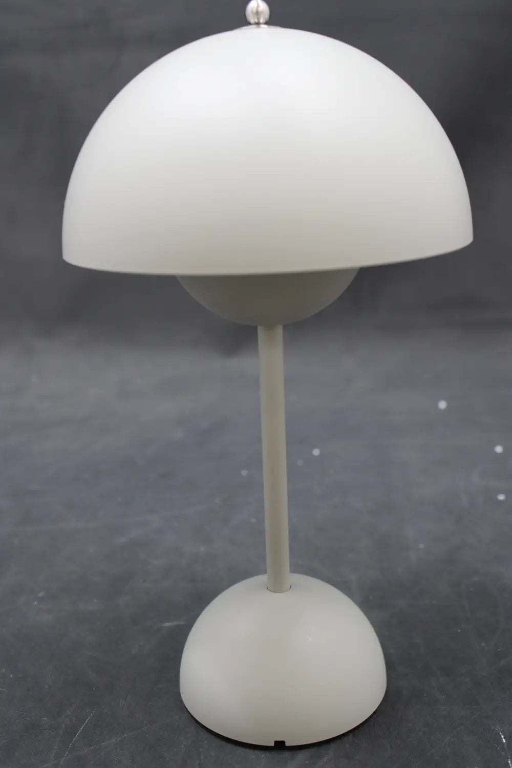 B-Ware &Tradition Flowerpot Akku Tischleuchte Vp9 Lampe Tischlampe Leselampe Hellgrau - 5705385036648