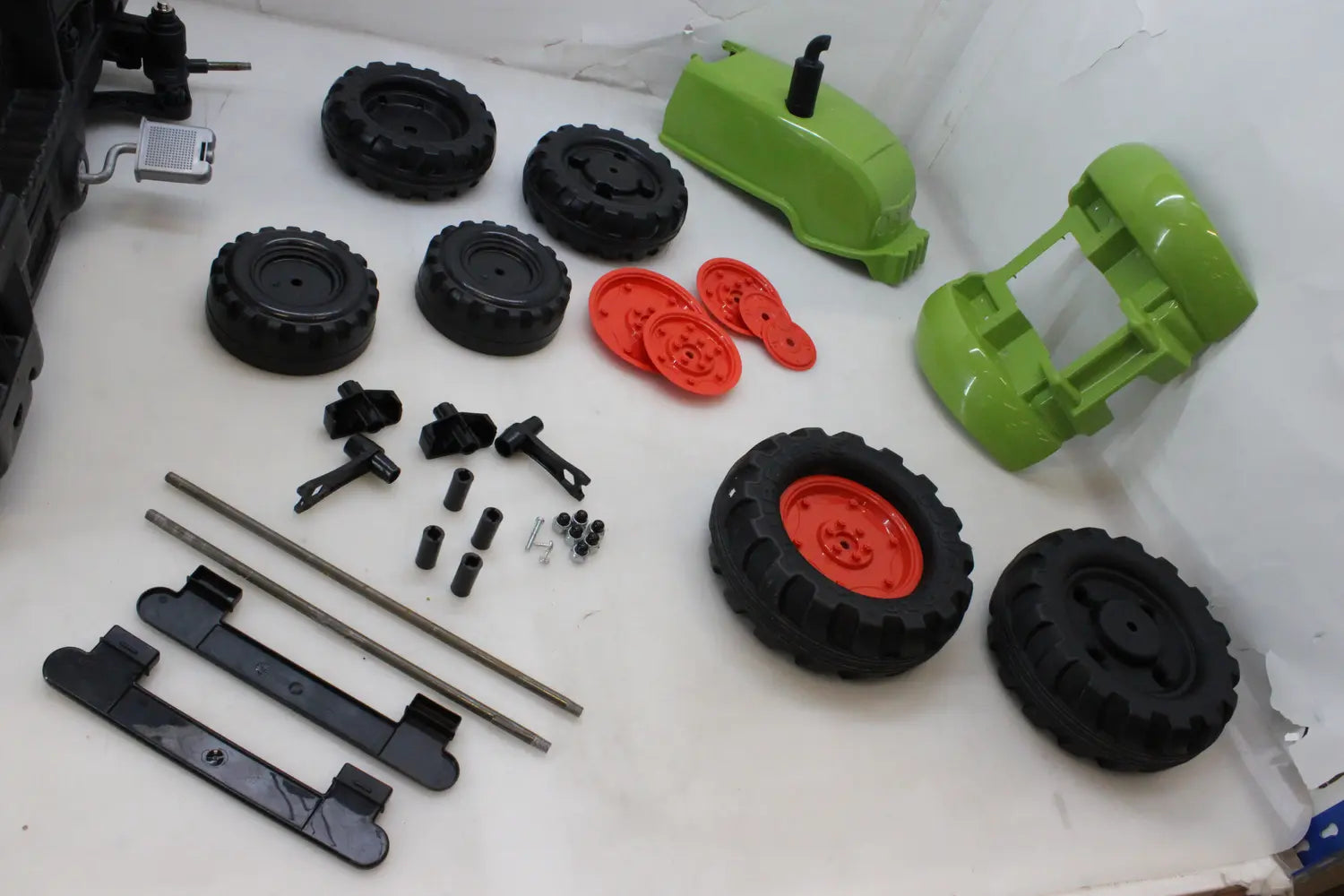 D-Ware Trettraktor Vedes Tret Traktor Claas Anhänger Spielware Defektware - 3016200204138