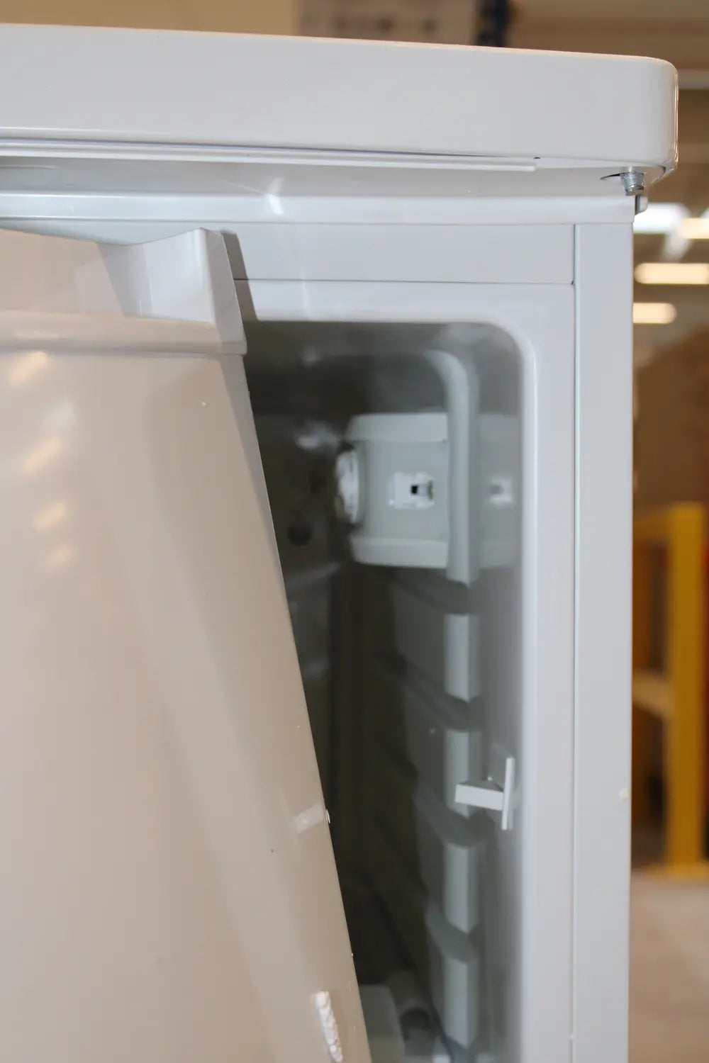 C-Ware Trisa 7809.7012 Kühlschrank Kühlgerät Eek D 126 L Standgerät Siehe Text/Foto - 7640439760910