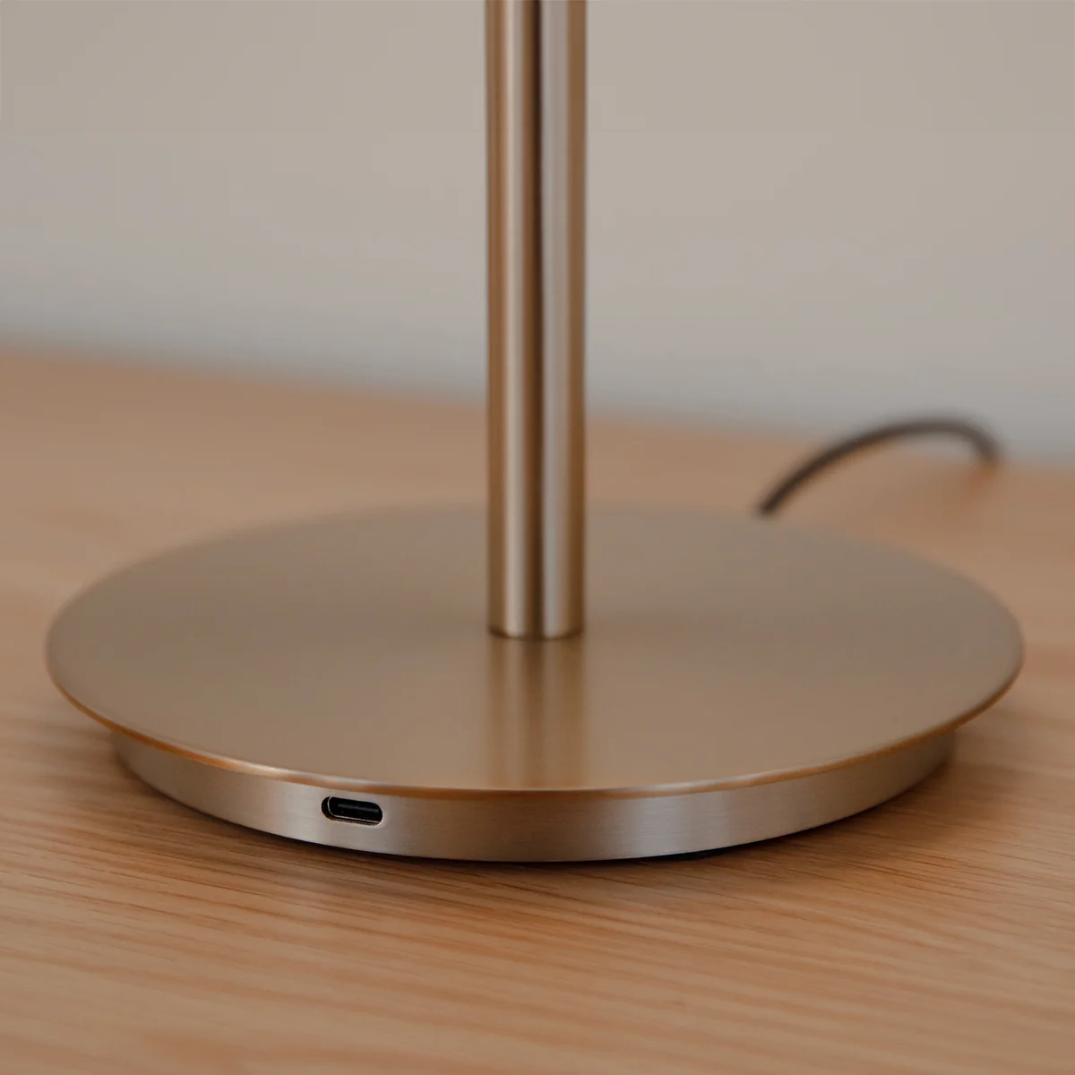 B-Ware Umage Audrey Led Tischleuchte Nachttischlampe Tischlampe Lampe Messing Opalglas  - 5710302022581