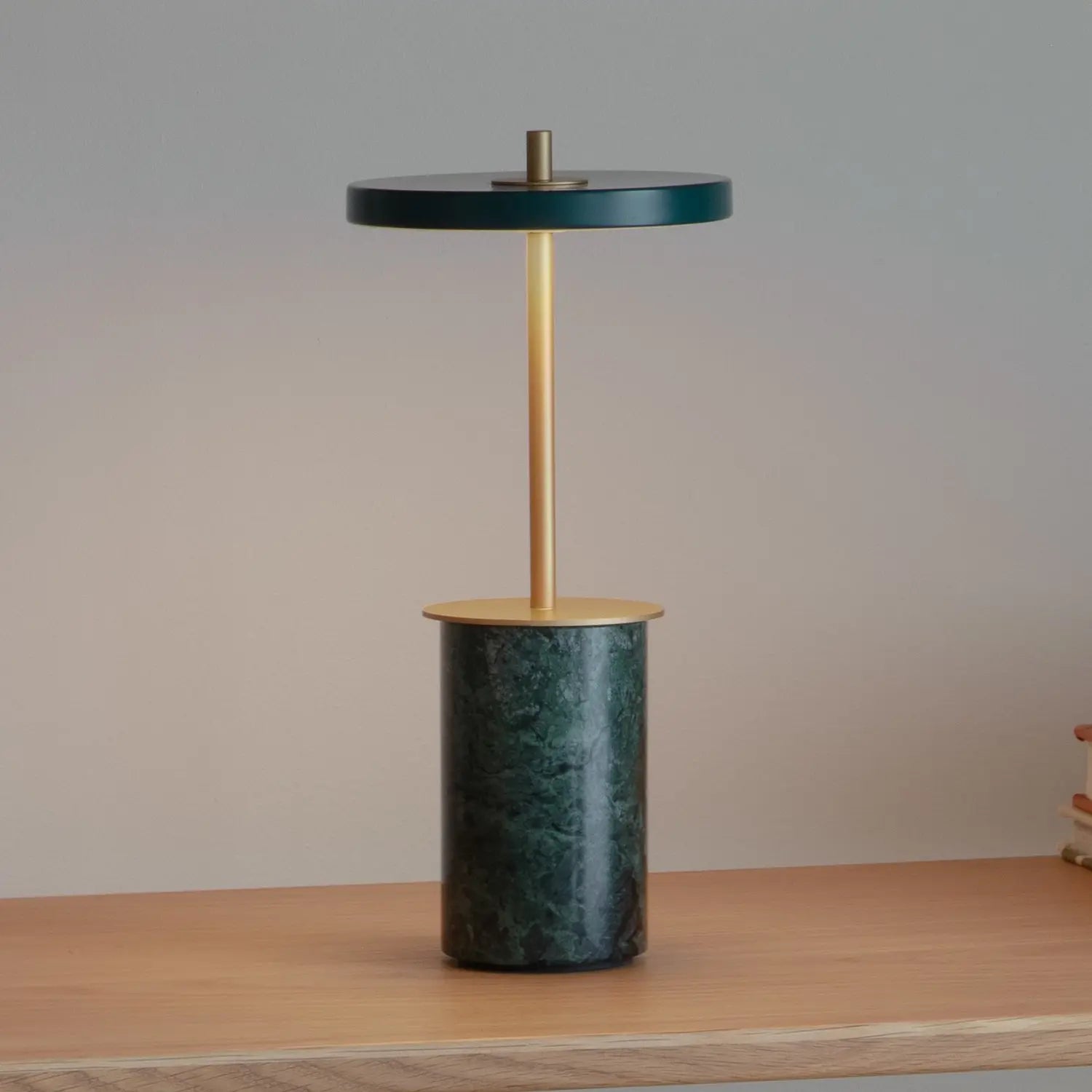 B-Ware Umage Led Akku Tischlampe Leuchte Asteria Move Mini Grün 26 Cm Ip44 Outdoor - 5710302025728