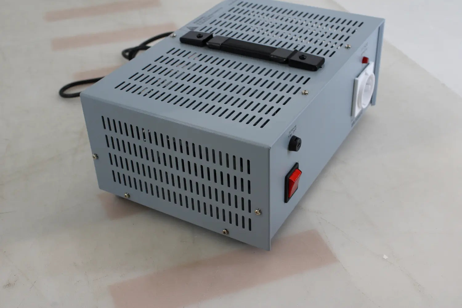 B-Ware Voltcraft It1500 Universal Labor Trenn Transformator 1500 Va 230 V Siehe Text/Foto - 4016138522662