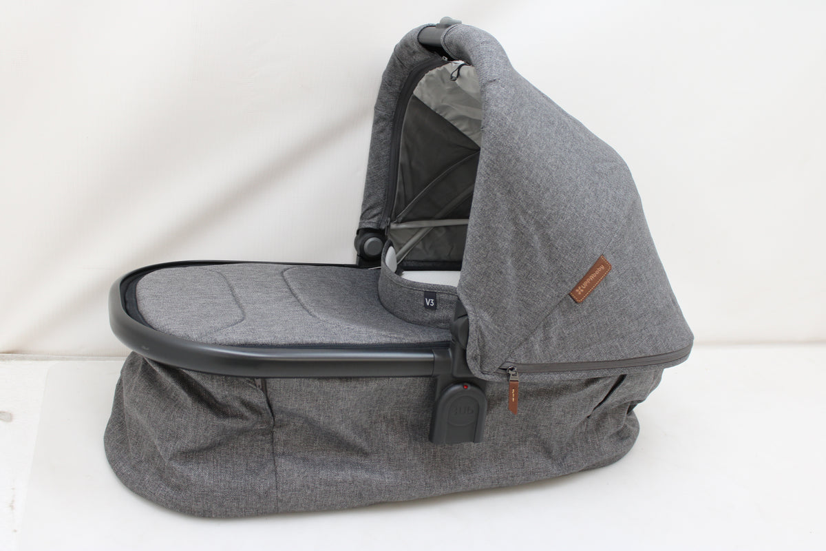 Uppababy Vista V2 Kombikinderwagen + V3 Babywanne Set - 1