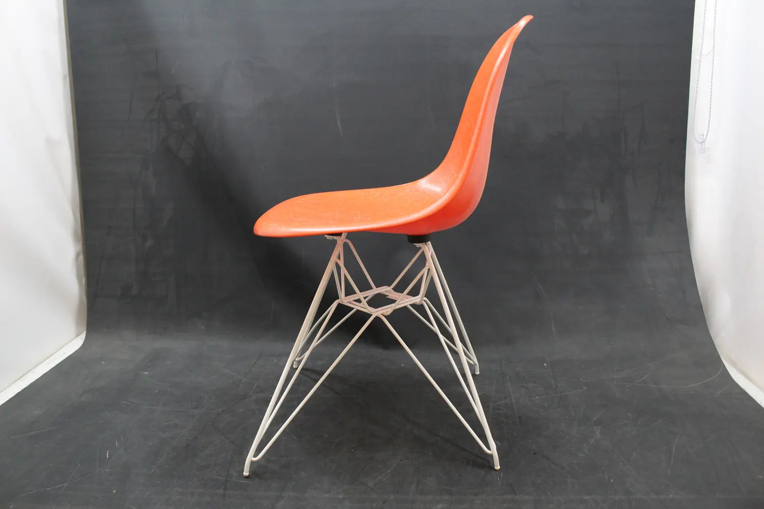 B-Ware Vitra Eames Fiberglass Side Chair Dsr Stuhl Küchenstuhl Esszimmerstuhl Orange   - 4055737063923