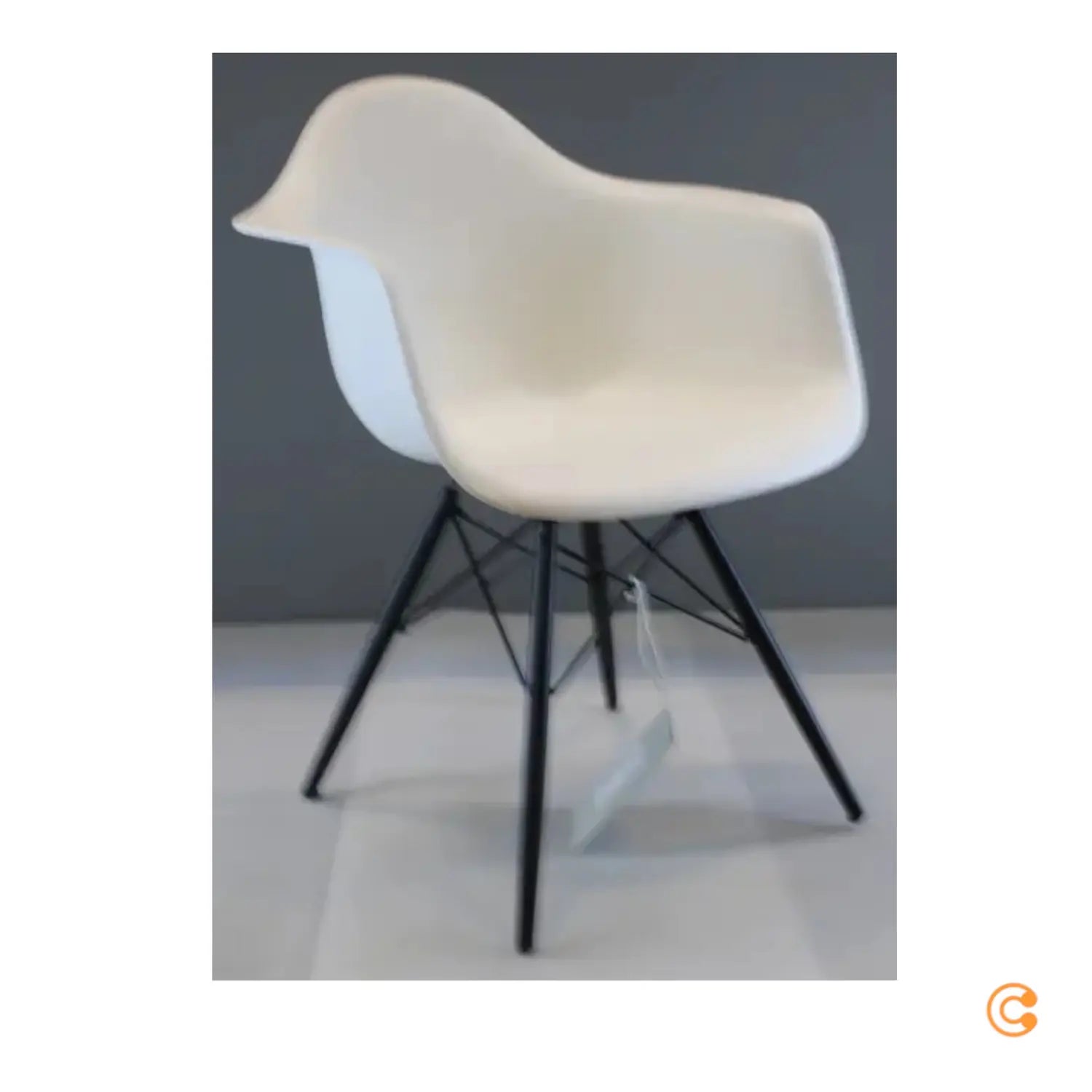 B-Ware Vitra Stuhl Armchair Eames Kunststoff Weiß Ahorn Schwarz Siehe Text/Foto - 4055737018732