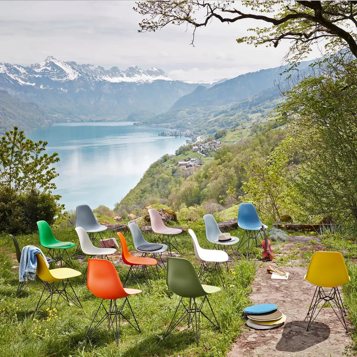 B-Ware Vitra Stuhl Sitzgelegenheit Esszimmerstuhl Kunststoffstuhl Poppy Red Filzgleiter - 4055737189890