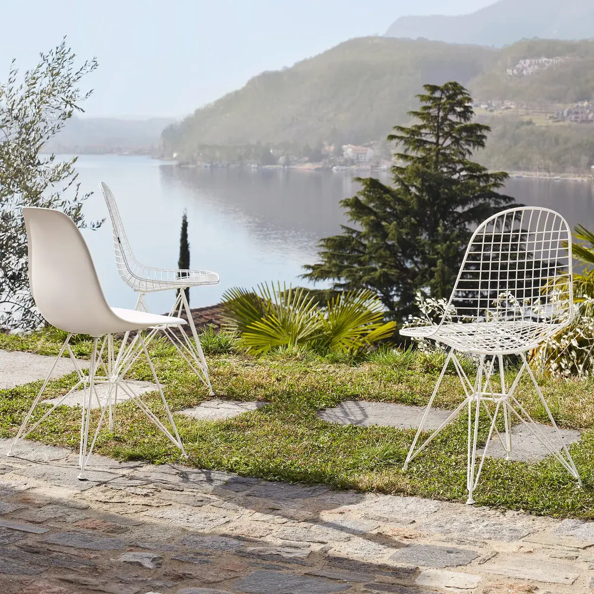 B-Ware Vitra Stuhl Sitzgelegenheit Esszimmerstuhl Kunststoffstuhl Poppy Red Filzgleiter - 4055737189890