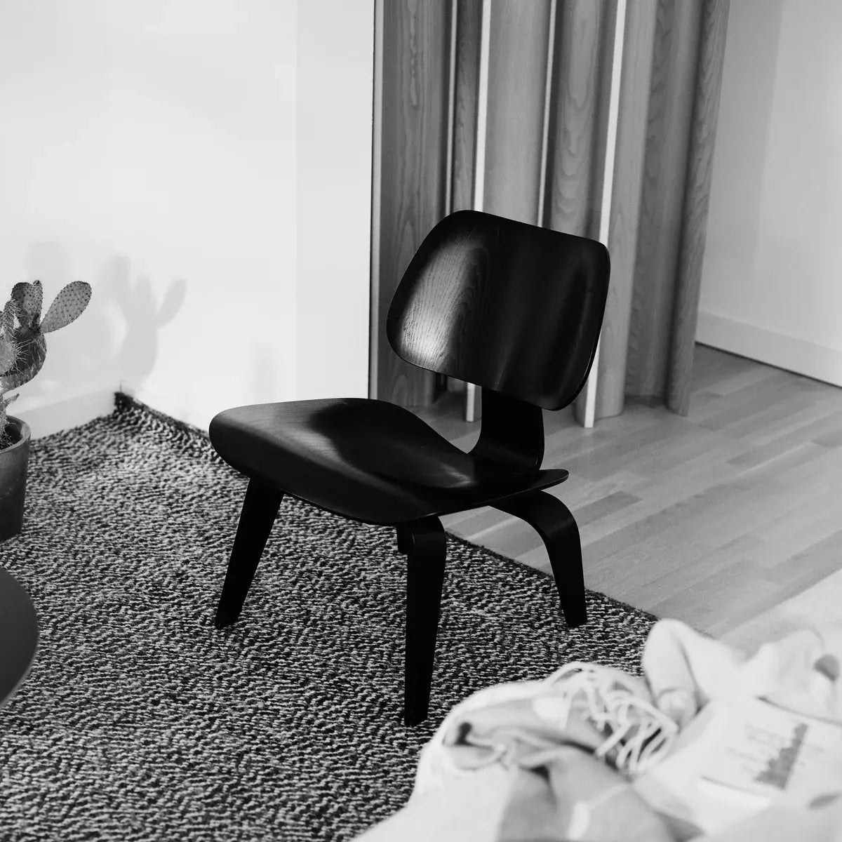 B-Ware Vitra Stuhl Sessel Plywood Group Lcw Esche Natur Furnier Holzstuhl Esszimmer - 4055737064050