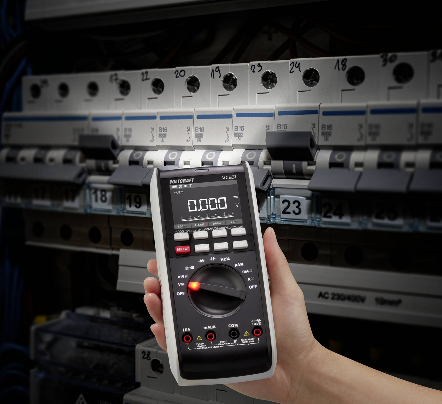 B-Ware Voltcraft Vc831 Hand Multimeter Digital Multimeter Messgerät Strom Spannung 136 - 4064161218052