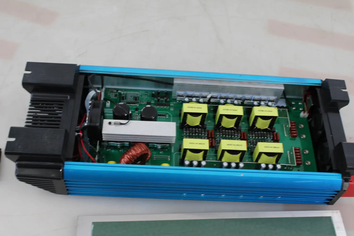 D-Ware Voltcraft Wechselrichter Psw 3000 12 G 3000 W 12 V/Dc   230 V/Ac Defektware - 4064161291208