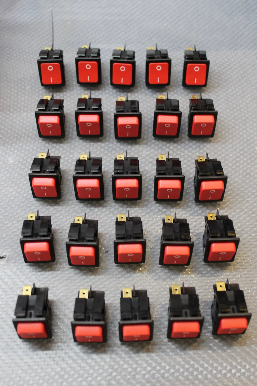 B-Ware Arcolectric Wippschalter Kippschalter C6050 Alaac Schwarz Rastend 0 I  25 Stück - 2050000221231