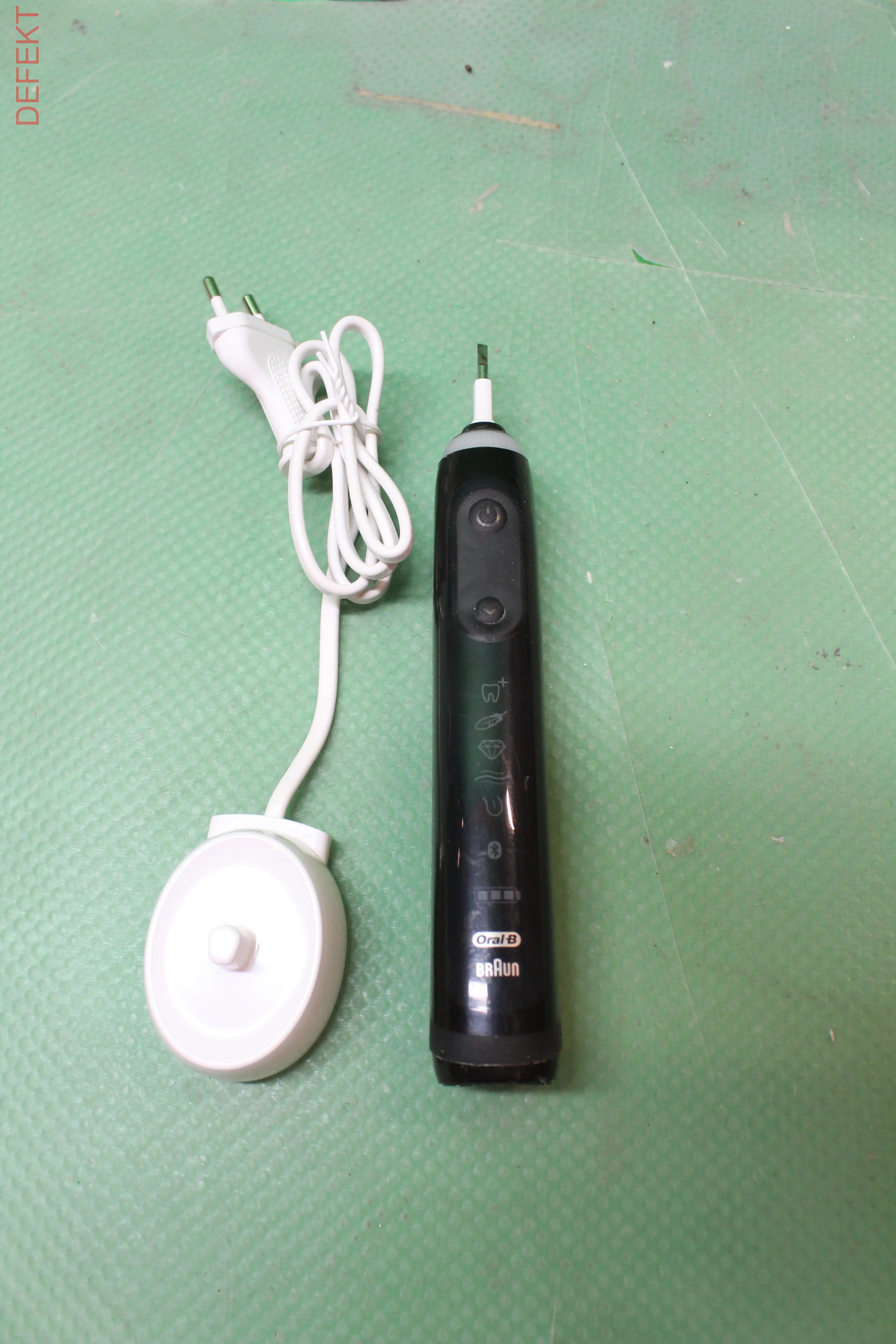 D-Ware Oral B Genius X Midnight 396888 Elektrische Zahnbürste + Ladestation Defektware - 4210201396888