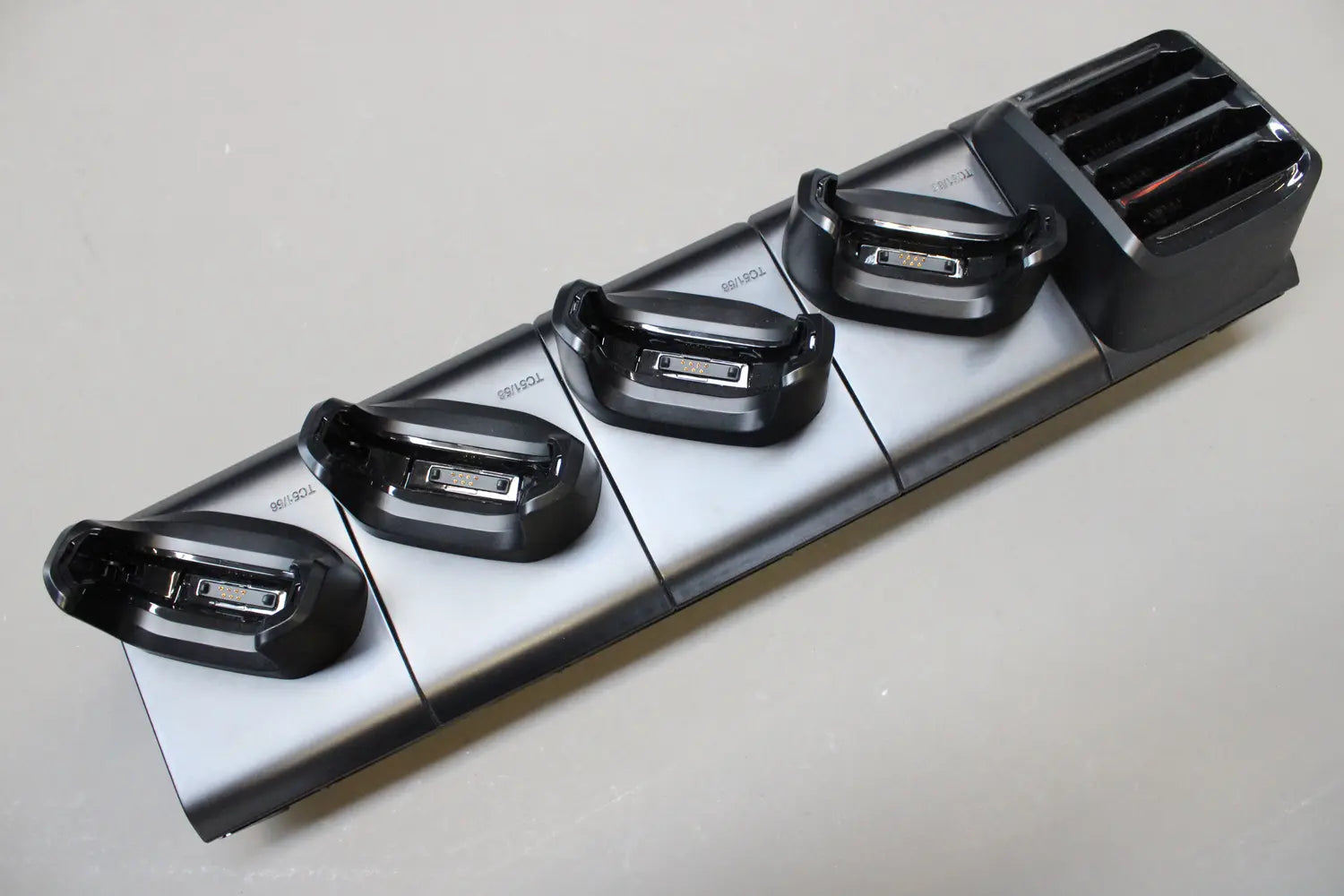 B-Ware Zebra Ladestation Ladegerät Cradle Handheld Batterieladegerät 5 Slot Charge Only - 8596375042919
